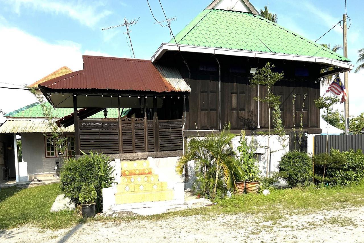 Oyo Home 90495 Homestay Kampung Kota Aur Sungai Petani Exterior foto
